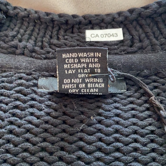 BCBG V-Neck sweater. Black. Size M. New with tags. - Picture 10 of 10